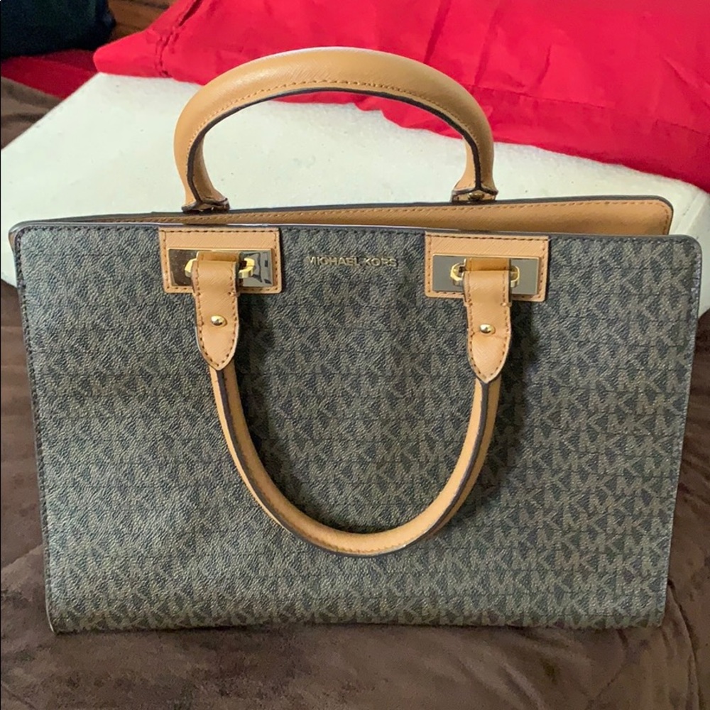 Handbag